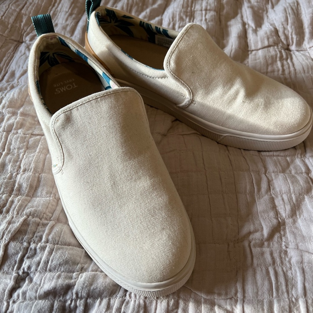 Womens Toms Trvl lite loafer in Birch color - size 8.5 NWOB